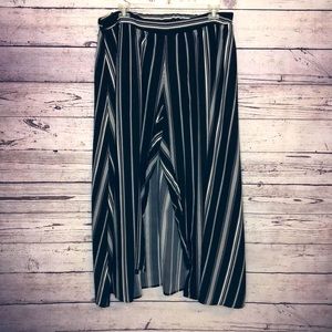 New look size 2X pull on skirt/pant.